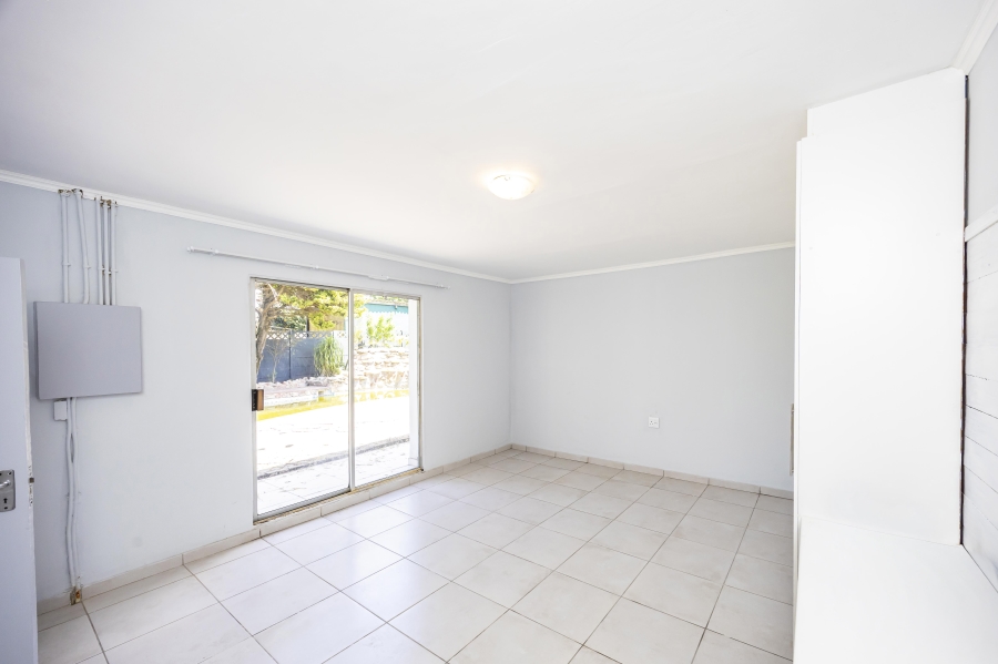 5 Bedroom Property for Sale in Sunnyridge Eastern Cape